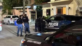 El hallazgo fue reportado alrededor de las 23:30 horas que alertó sobre una persona inconsciente dentro de una vivienda