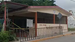 La Escuela Primaria “Niños Héroes” en Colonial Campeche sigue cerrada debido a una protesta contra la Seduc por obras de construcción
