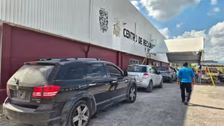 Filas avanzan rápido en canje de placas con modalidad “Paga en tu Auto”