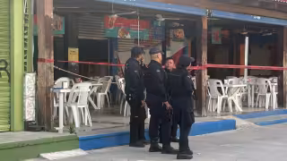 Elementos policiacos llegaron al lugar de los hechos.