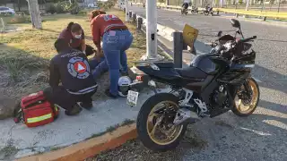 Un motociclista sufrió un aparatoso accidente en la glorieta del Chechén en Campeche