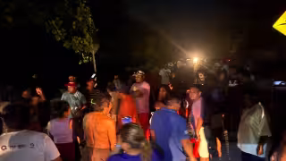 ras más de ocho horas de cierre carretero, los manifestantes aceptaron liberar la vía