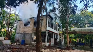 Bomberos lograron controlar el fuego tras ingresar al inmueble