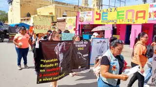 Pobladores efectúan una marcha pacífica por el Centro, exigiendo justicia para el perrito Cacahuate
