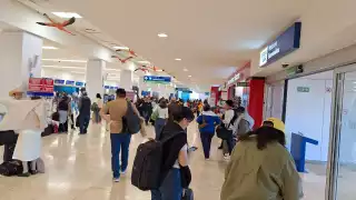 Es el segundo día que se registran vuelos retrasados