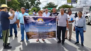Más de 250 unidades participan en la jornada de movilización con bloqueo en el periférico sur