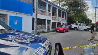 Elementos policiacos llegaron al luchar de los hechos para tomar conocimiento.