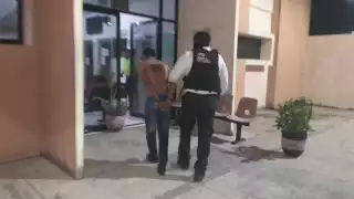 Detienen a tabasqueño tras intentar asaltar a trailero con pistola de juguete en Escárcega