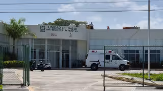 Atacan a mujer durante asalto domiciliario en Seybaplaya; agresores huyen