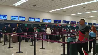 Hay buena afluencia de pasajeros en el aeropuerto de Mérida
