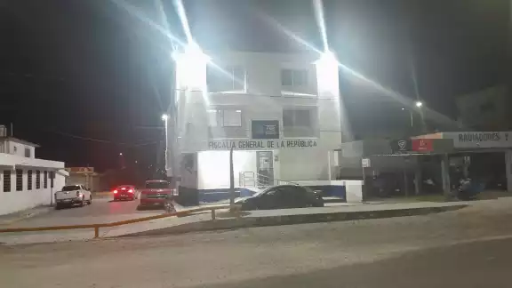 Elementos de la SPSC de Palizada detuvieron a dos hombres por portación de arma de fuego.