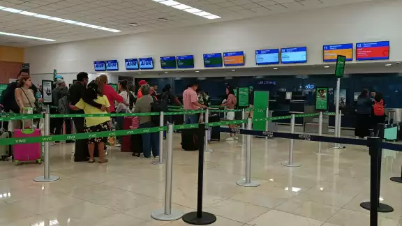 Hay regular afluencia de pasajeros en el aeropuerto de Mérida Hay regular afluencia de pasajeros en el aeropuerto de Mérida