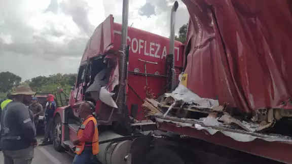 Solamente se registraron graves daños materiales Solamente se registraron graves daños materiales