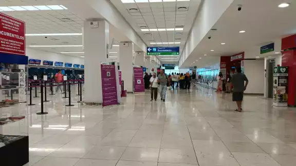 Los pasajeros llegaron a Mérida durante la madrugada de este miércoles Los pasajeros llegaron a Mérida durante la madrugada de este miércoles