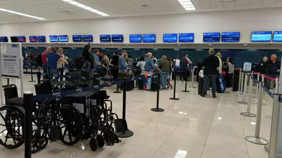 Aeropuerto de Mérida inicia operaciones sin contratiempos y con algunos vuelos adelantados este sábado Aeropuerto de Mérida inicia operaciones sin contratiempos y con algunos vuelos adelantados este sábado