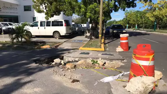 Los socavanes son un peligro para los ciudadanos de Chetumal. Los socavanes son un peligro para los ciudadanos de Chetumal.