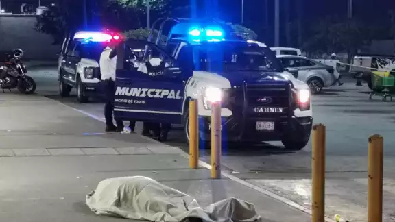 El hombre murió en el establecimiento mexicano.