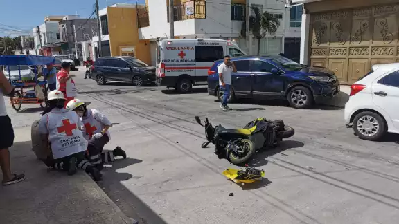 Un motociclista no hizo alto y se impactó contra una camioneta en San Agustín del Palmar Un motociclista no hizo alto y se impactó contra una camioneta en San Agustín del Palmar