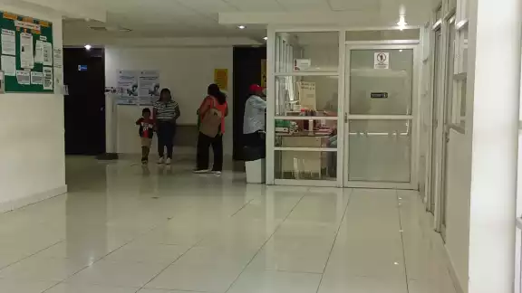 Personal de la salud del Hospital General de Chetumal cometió malas prácticas en contra del personal de una paciente.