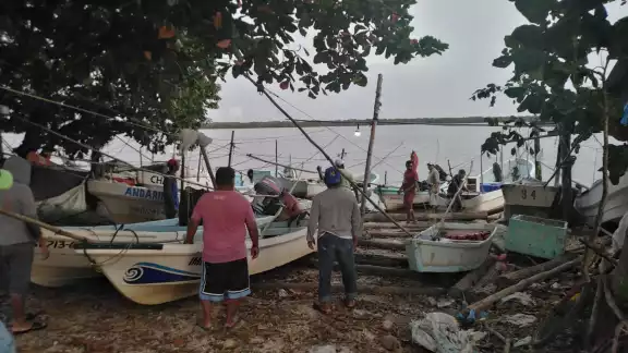 El Frente Frío Número 10 causará lluvias y vientos fuertes, afectando las actividades de los pescadores en el Municipio del Carmen