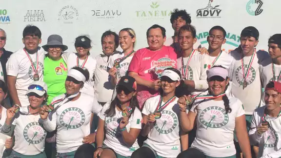 El gobernador Joaquín Díaz Mena felicitó a los Turixes de Yucatán El gobernador Joaquín Díaz Mena felicitó a los Turixes de Yucatán
