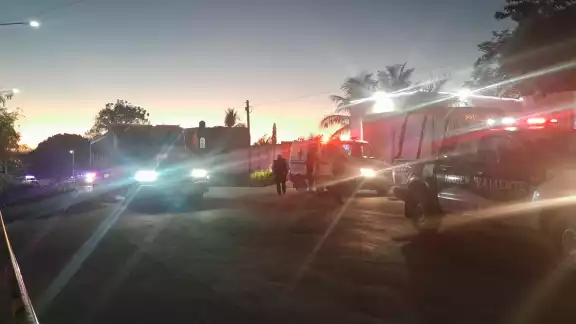 El volquetero murió dentro de su unidad en Escárcega