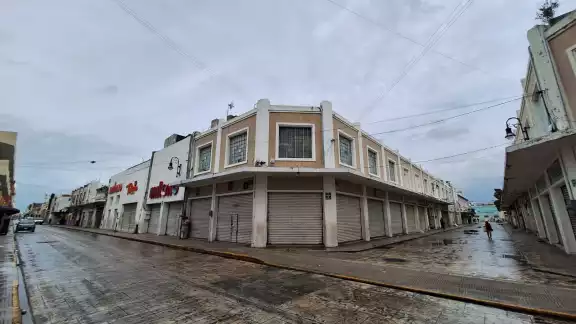 Desde la 1 de la tarde suspendieron labores Desde la 1 de la tarde suspendieron labores