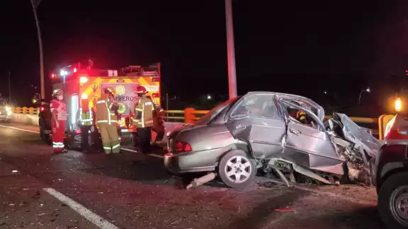Accidente en el puente de la glorieta deja una persona sin vida Accidente en el puente de la glorieta deja una persona sin vida