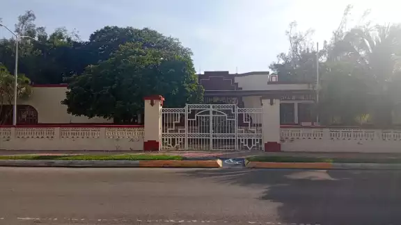 Notable grado de abandono muestra el parque de los caimanes en Chetumal.