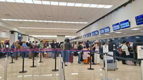 Gran número de pasajeros se movilizó en el aeropuerto de Mérida