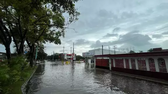 Lluvias torrenciales afectan a Chetumal Lluvias torrenciales afectan a Chetumal
