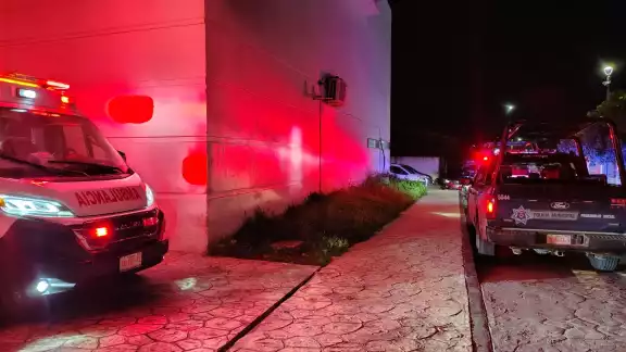 Paramédicos de urgencias avanzadas brindaron atención inmediata al menor. Paramédicos de urgencias avanzadas brindaron atención inmediata al menor.