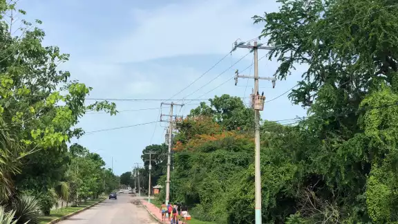 Habitantes de la Colonia Veracruz pasan hasta 8 días sin luz Habitantes de la Colonia Veracruz pasan hasta 8 días sin luz