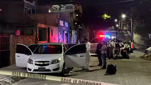 Autoridades comenzaron las indagatorias con el vehículo de los asaltantes.
