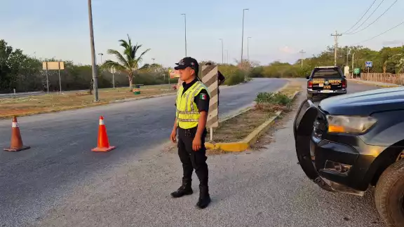 Agentes aseguraron el sitio del mortal percance. Agentes aseguraron el sitio del mortal percance.