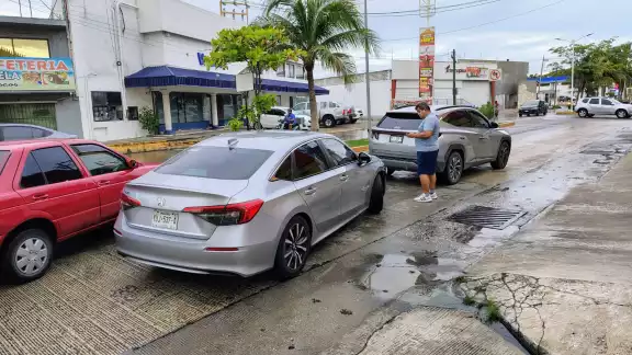 Choque por alcance en la avenida 56 complica circulación hacia Playa Norte Choque por alcance en la avenida 56 complica circulación hacia Playa Norte