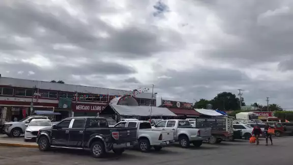 Mercado “Lázaro Cárdenas”, ignorado Ayuntamiento de Othón P. Blanco. Mercado “Lázaro Cárdenas”, ignorado Ayuntamiento de Othón P. Blanco.