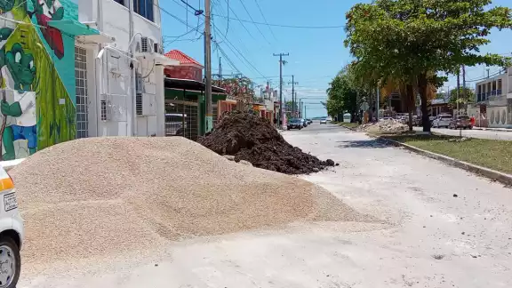 Las actividades de CAPA han obstruido el flujo de vehículos en Chetumal. Las actividades de CAPA han obstruido el flujo de vehículos en Chetumal.