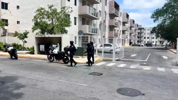 El reporte de hombres armados derivó el operativo en Cancún El reporte de hombres armados derivó el operativo en Cancún