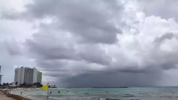 La zona de baja presión no representa ningún peligro para la Península de Yucatán