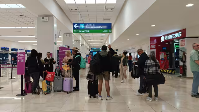 Hay buena afluencia de pasajeros en el aeropuerto de Mérida