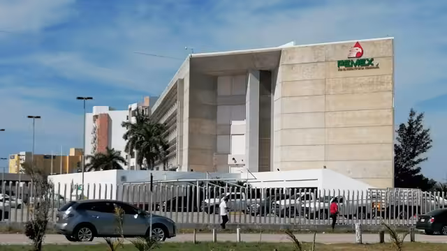Pemex mantiene la polémica por deudas con empresas de Ciudad del Carmen