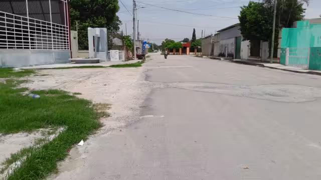 Una mujer fue víctima de robo por dos hombres en motocicleta mientras caminaba por la calle 26 de la colonia Esperanza