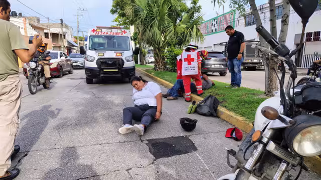 Grave accidente en la colonia Francisco I. Madero deja a dos heridos