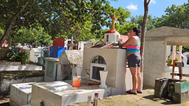 El programa de regularización en los cementerios del municipio avanza casi al 100 por ciento.