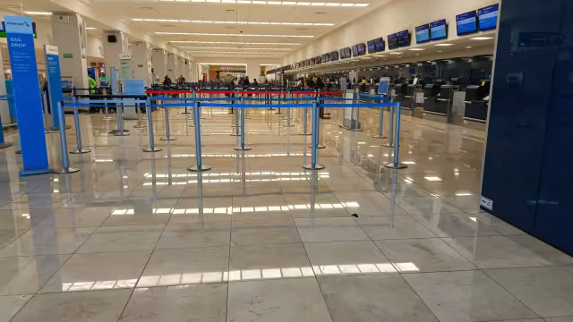 Hay menor afluencia de pasajeros en el aeropuerto de Mérida