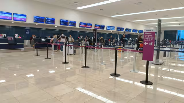Hay regular afluencia de pasajeros en el aeropuerto de Mérida