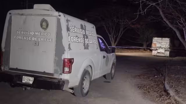 Fue localizado el cuerpo del chofer de una pesada unidad, al interior de la cabina