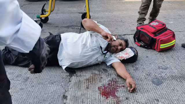 El adulto mayor presentó una herida en el cráneo.