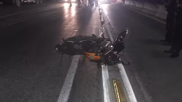 El acompañante del guiador se encuentra gravemente herido